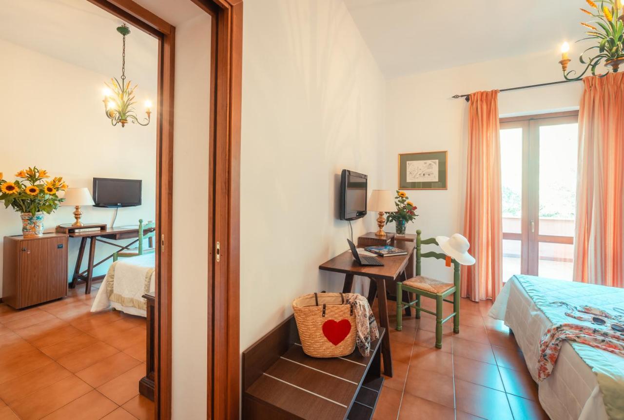 Hotel Villa Sirina ตาออร์มินา ภายนอก รูปภาพ