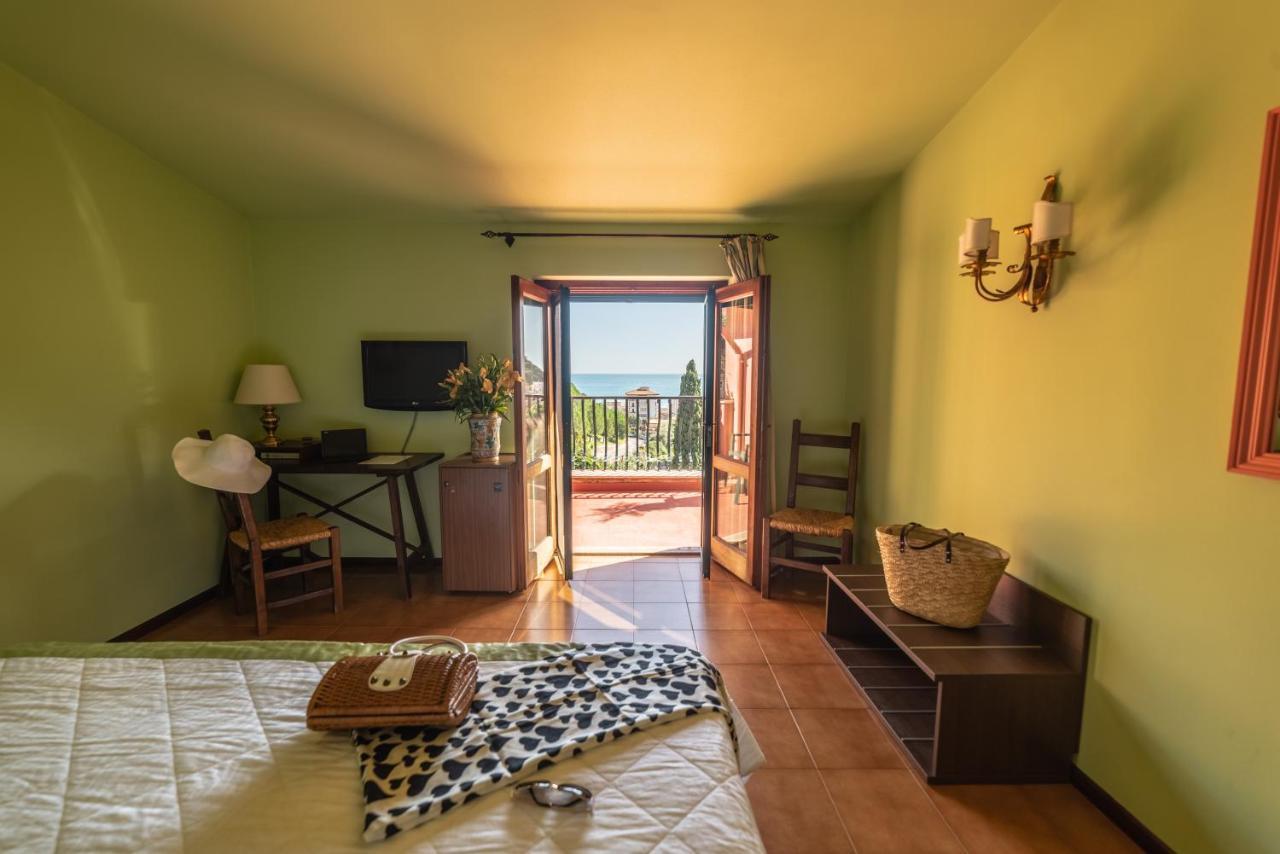 Hotel Villa Sirina ตาออร์มินา ภายนอก รูปภาพ