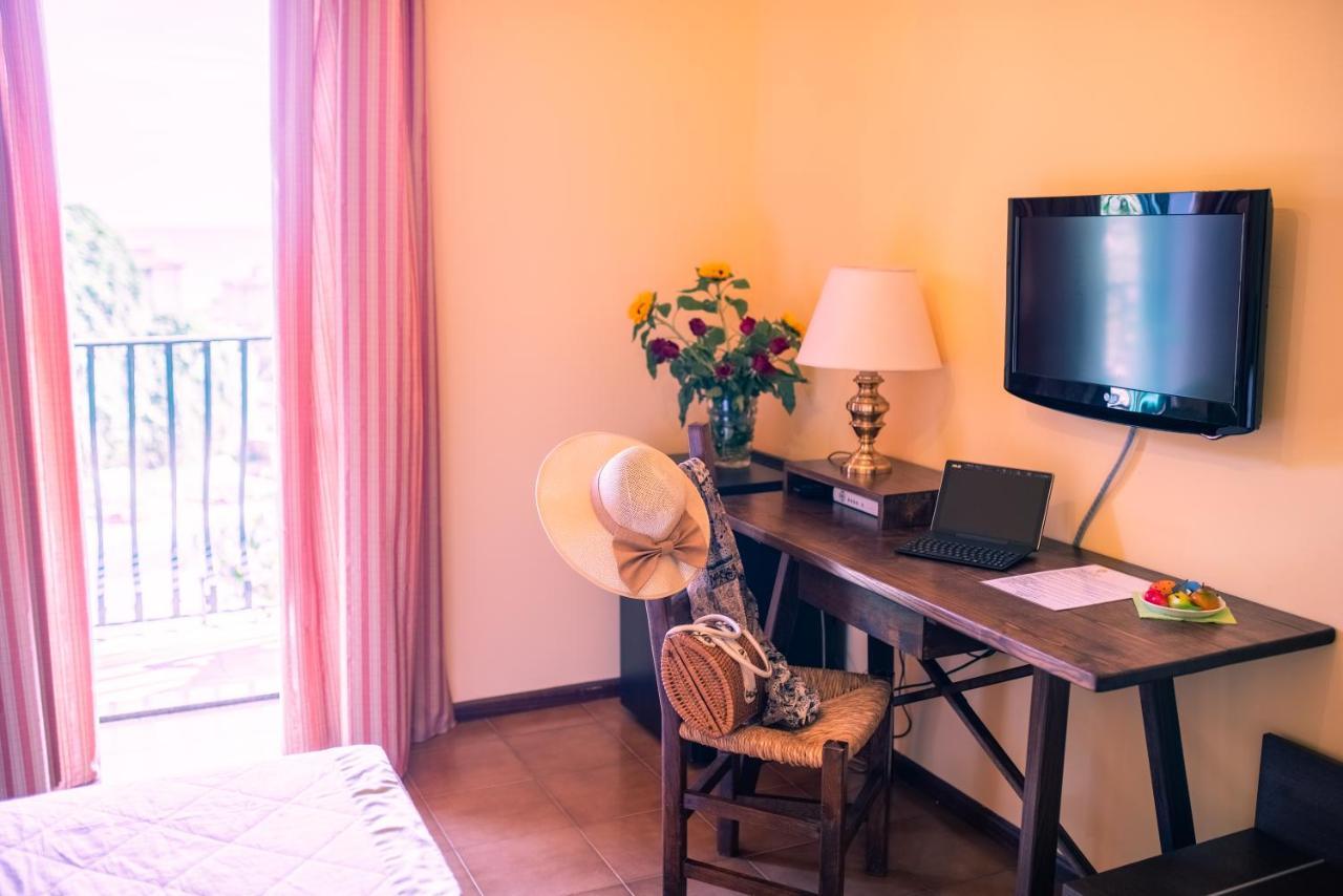 Hotel Villa Sirina ตาออร์มินา ภายนอก รูปภาพ